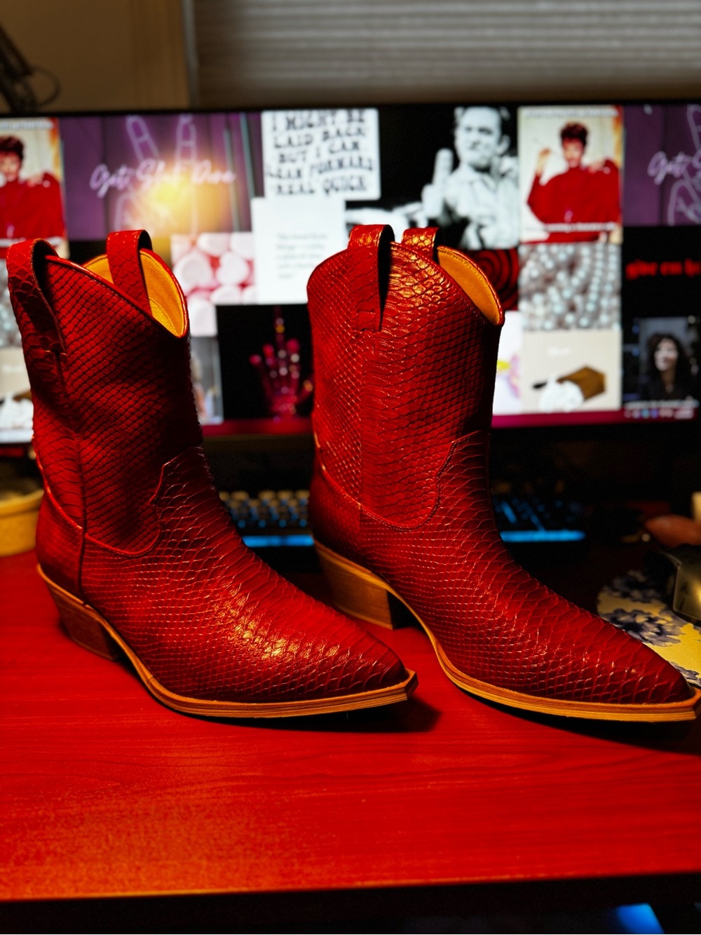 Women’s Red Western Cowboy Boots – Size 10W